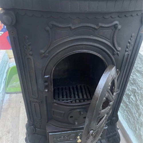Wood Stove like new with glass door, heats whole house and for cooking