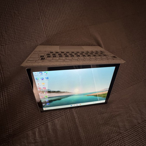 Microsoft Surface Pro 6 i5 8GB RAM 256GB SSD with Keyboard like new