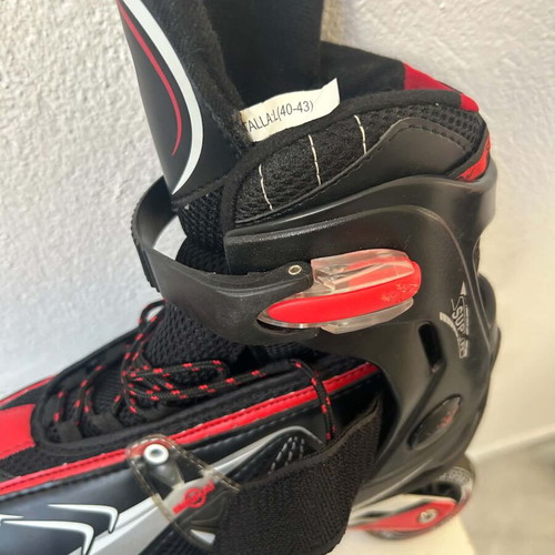 Women's Roller Skates Size 40-43 with Knee and Elbow Pads used
