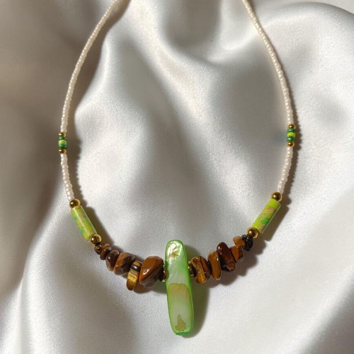 Gaia Bloom necklace new, brown and green stones