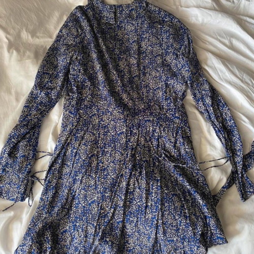 Long-sleeve short wrap dress new, blue with floral pattern