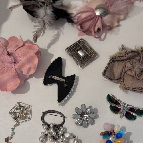 Vintage pins pack of 11 from 1980 to 2000
