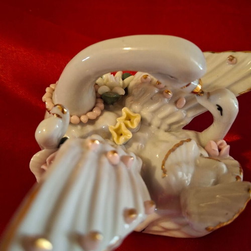Swan porcelain vintage decoration like new