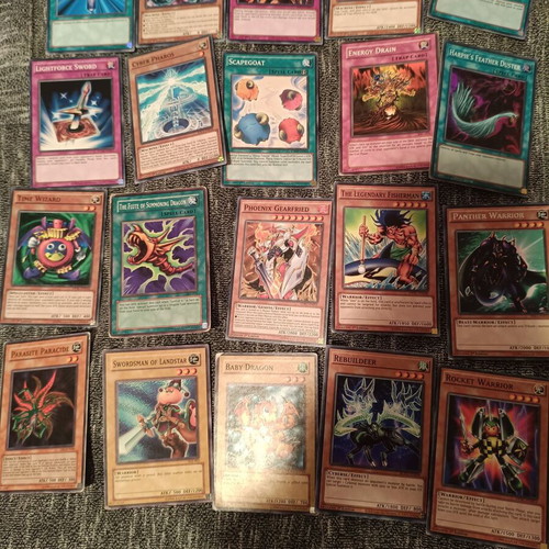 Yu GI oh Kaiba and Joey combined deck 60 -  20,00 - Vendora.cy