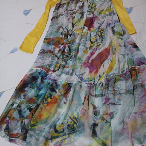 Strapless maxi summer dress like new with colorful abstract pattern and belt