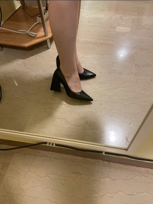 Carrano leather pumps size 40, black
