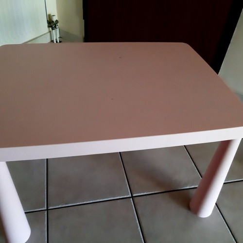 Children's table set with 2 chairs like new
