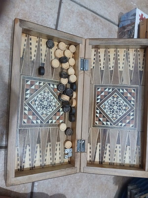 Backgammon set like new with beautiful design, authentic