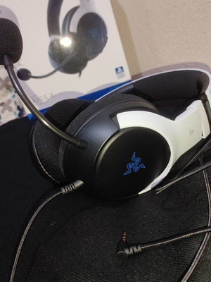 Razer Kaira X wired headset for PS4/PS5 like new