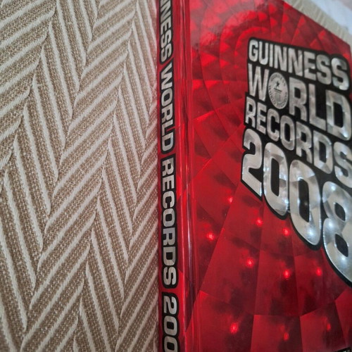 Guinness World Records 2008 like new