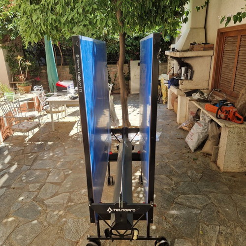 Ping pong table like new, outdoor foldable