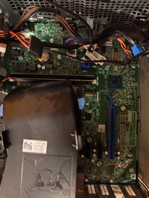 Dell computer like new, light used