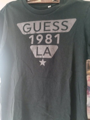 Guess T-shirt used, size M, black and white