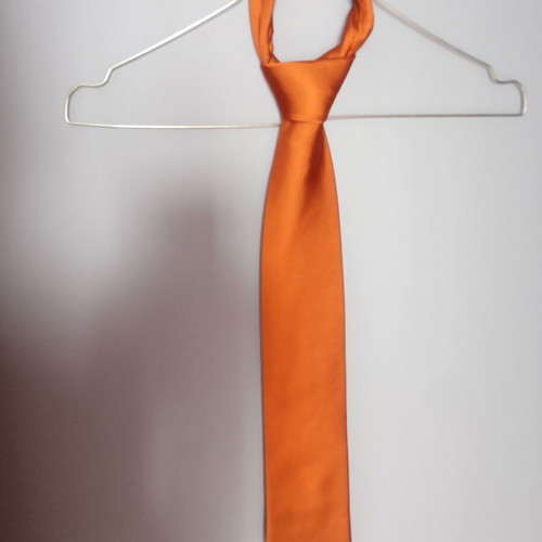 Hemlock orange copper tie like new