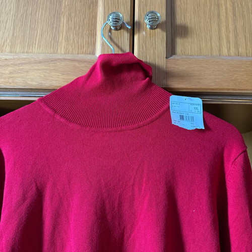 Red turtleneck new XXL