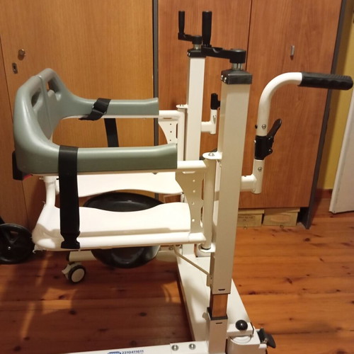 Mobility lift chair new for people with mobility difficulties