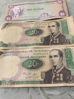 Collectible banknotes used, 3 pieces, One Dollar and 20 Bolivares