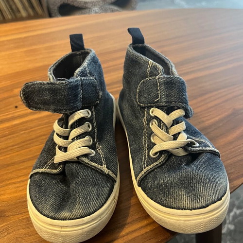 Adidas kids athletic shoes used, pack of 4, sizes 21-24
