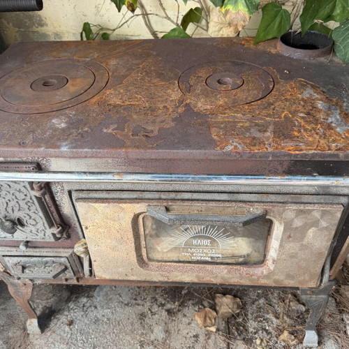 Wood Stove used with cast iron parts and large oven 45x45