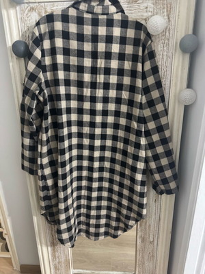 Checked shirt used, black and beige with defect