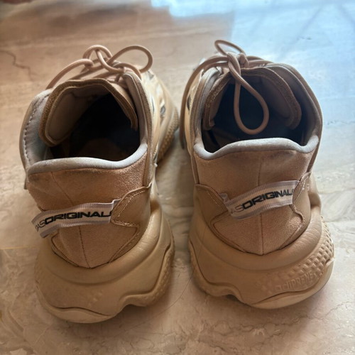 Adidas men's sports shoes used, beige size 43.5