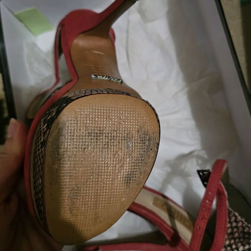 Schutz red sandals with thin heel and snake pattern used