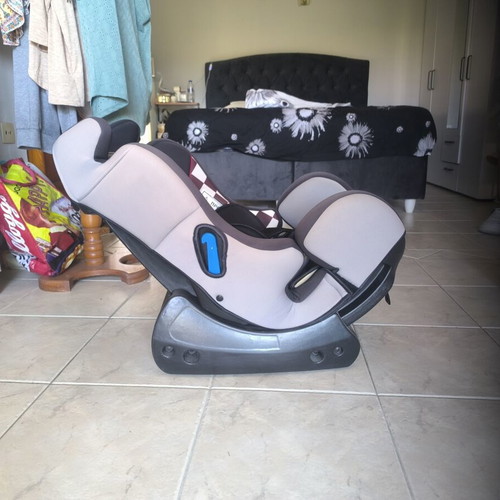 Kiddo Carrera Car Seat like new, 0-25 kg with 5-point harness