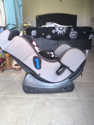 Kiddo Carrera Car Seat like new, 0-25 kg with 5-point harness
