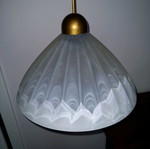 Ceiling light used with paint marks on the cable