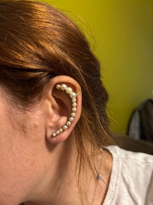 Earring like new jewelry
