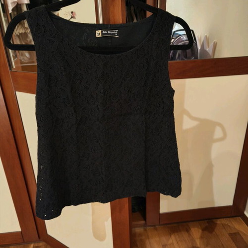 Set of 3 T-shirts and 1 Bodysuit like new, size small