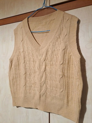 Sleeveless sweater beige like new, size M