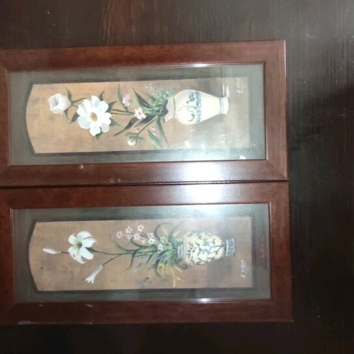 Picture frames used, set of two