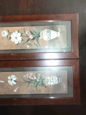 Picture frames used, set of two