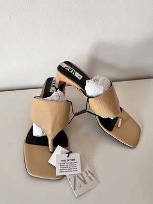 Zara δερμάτινα πέδιλα καινούργια, μπεζ, μέγεθος 38