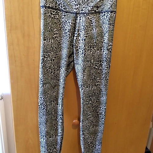 Nike animal print leggings small like new
