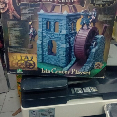 Pirates of Caribbean Isla Cruces playset new, sealed in box