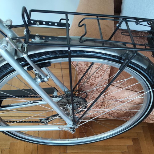 Peugeot Geneve 28 Inch Bicycle like new, silver, 2010 model
