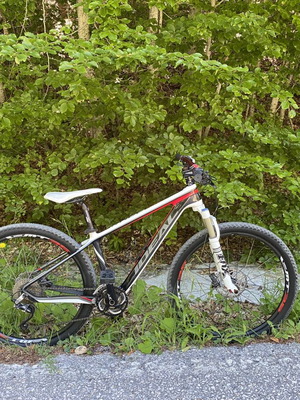 Ideal Race Pro Carbon 2015 MTB μεταχειρισμένο, 30 ταχυτήτων, ανάρτηση Fox, 27,5 ζάντες