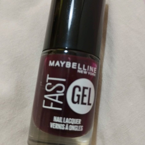 Maybelline Fast Gel nail polish new, wrong color