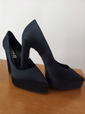 Envie Shoes μαύρες γόβες satin look σαν καινούργιο με φιάπα και αντιολισθητικά τακούνια μέγεθος 40