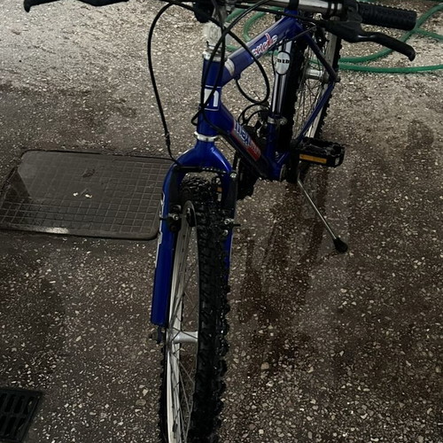 Mountain bike like new, 24 inch, blue, v-brake and drum brake