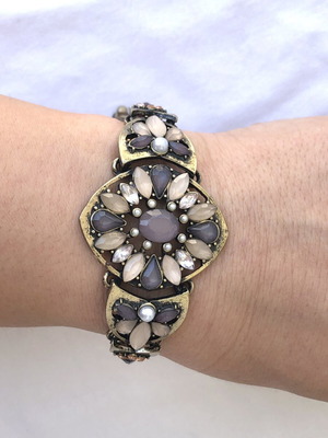 Vintage Baroque Bracelet with Semi-Precious Stones like new, pink and gold
