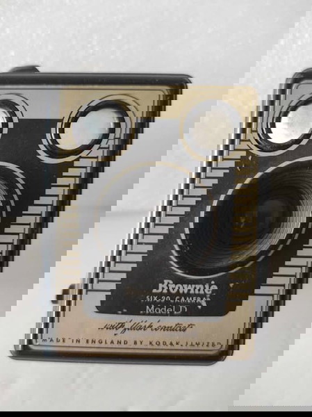 Kodak Brownie Six-20 Model D  Φωτογραφικη μηχανη Art Deco 1950
