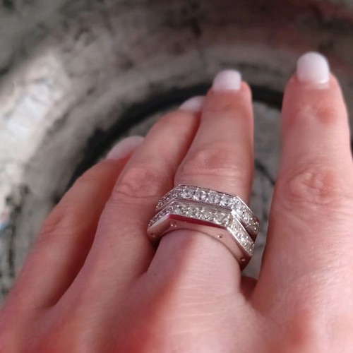 Silver ring 925 with zircon new, size 51-52