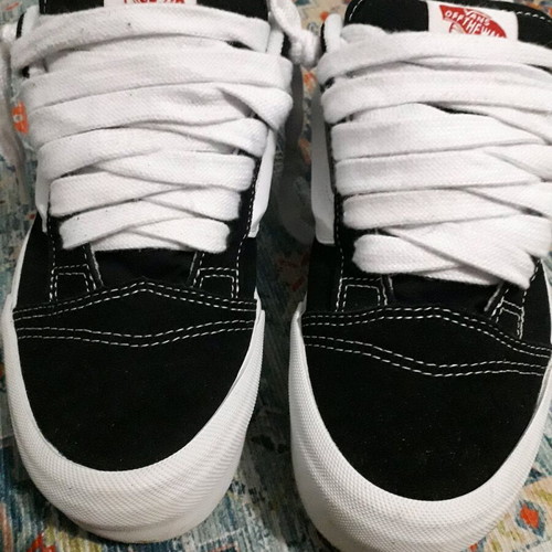 Vans Knu Skool sneakers like new, size 40, black and white