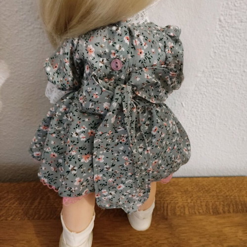 El Greco Alison doll used, 43cm, walking, with fluttering eyes