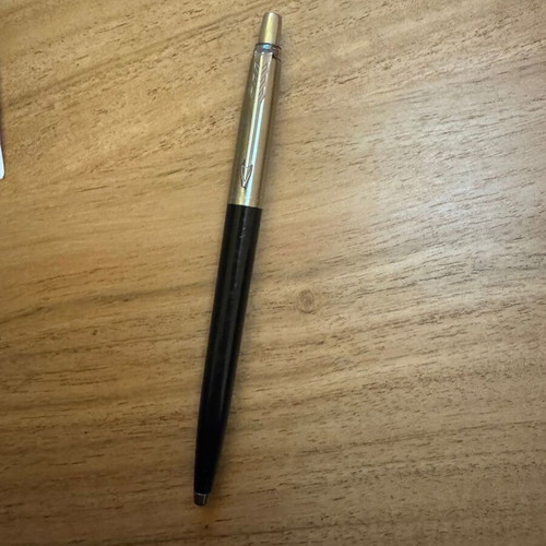 Parker pen in silver and black, like new