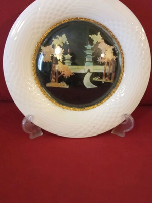Chinese decorative plate like new