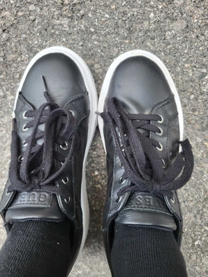 Guess shoes size 37 used in good condition